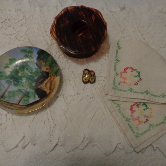 JAPAN NATURE PLATE FAUX TORTISE SHELL VANITY NAPKINS SLAVIC PIN LACE RUN LOT - Picture 14 of 16